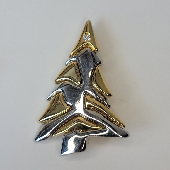 Christmas Brooch Lot Includes Tree, Wreath, Teddy Bear Santa Hat and Bells - Picture 3 of 14